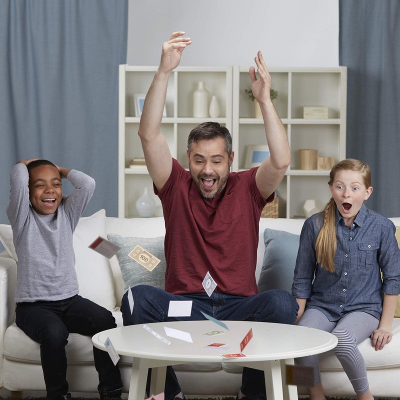 Monopoly Hasbro Gaming Classic Game