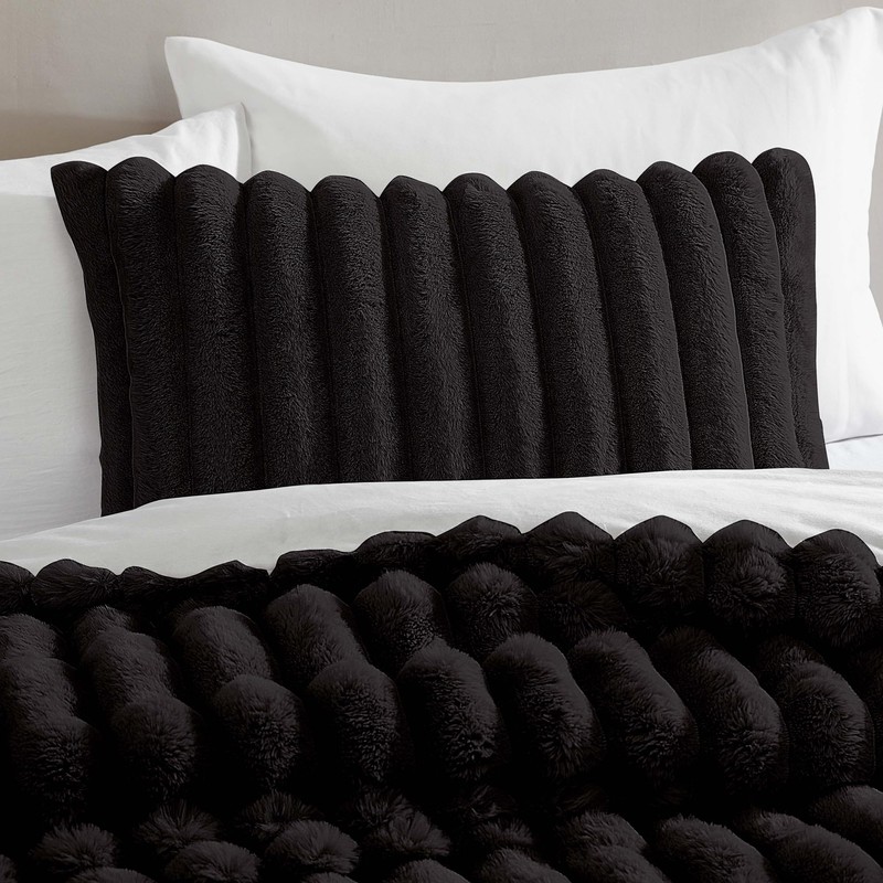 Riverbrook Home Everett Faux Fur 4-Piece Comforter Set, Full/Queen, Black