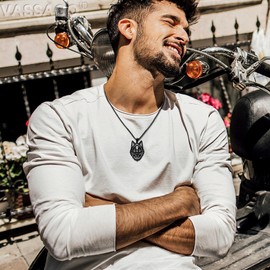 VASSAGO Wolf Necklace for Men Women Stainless Steel Animal Head Necklace Gothic Punk Rock Mens Pendant Fashion Jewelry (Black Necklace-Bead Chain)