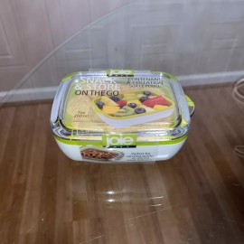 Joie New. Snack and Store On The Go Container Joie 7oz 4.3/4 X3.5  Green