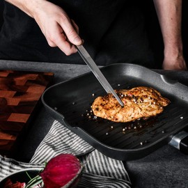 Navaris Barbecue Tweezers Made of Stainless Steel, 40 cm Long, BBQ Meat Tweezers, Can Also be Used as Frying, Serving and Kitchen Tweezers