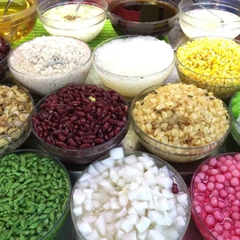 Ruam Mitt Thai -Tapioca Dessert (8oz) by Madam Pum Brand.