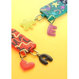 UNTAGS - Charm Letter V - Material with Leather Effect - Includes Golden Metal Buckle - Black