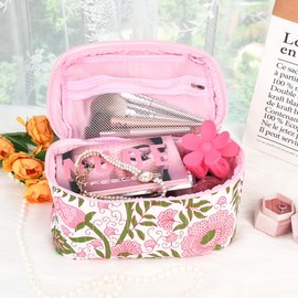 SOIDRAM Large Makeup Bag Quilted Makeup Bags Cute Cosmetic Bag for Women Girls Floral Coquette Aesthetic Toiletry Bag Travel Make Up Organizer Pink Skincare Bag