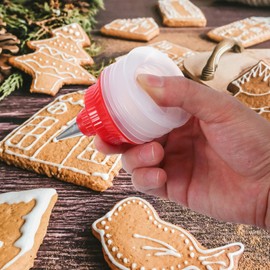 PRETYZOOM Cookie Icing Bottles, 2pcs Icing Bottles with Stainless Steel Piping Tips Plastic Piping Bottle Foldable Icing Cream Bottle for Cakes Cookie Decorating Supplies