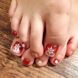 24Pcs Snowflake Press on Toenails Short Square Nails Christmas Fake Toe Nails with Designs Reusable Red New Year Acrylic Nails Xmas Snow False Nails Gold Glitter Stick on Nails for Women Nail Decor