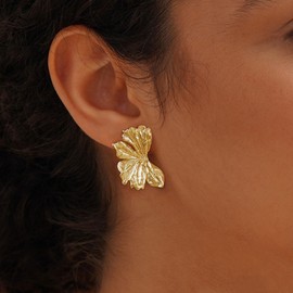 SELSHE Statement Earrings for Women,Big Chunky Flower Earrings Dainty 14k Gold Plated Dangle Earrings Hypoallergenic Chunky Gold Earrings for Women Trendy Gold Flower Jewelry