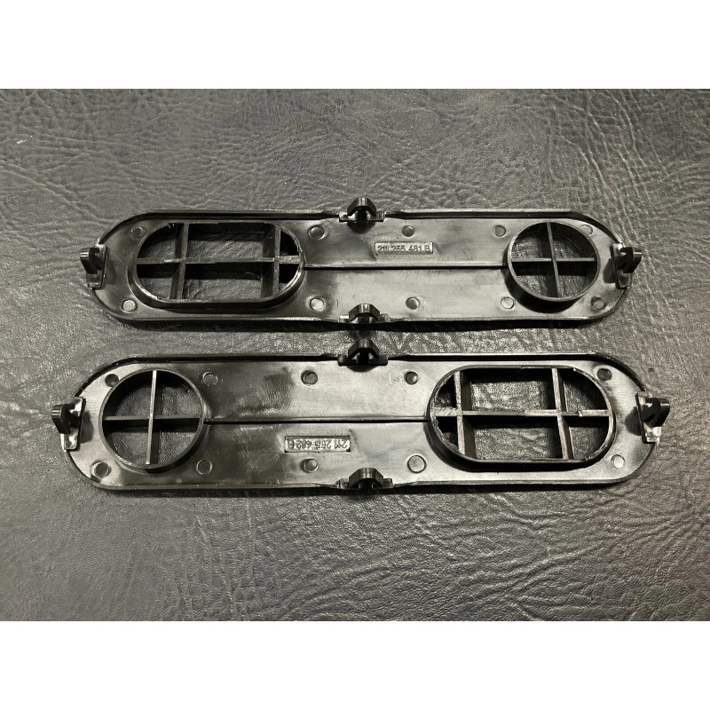 OEM AirCooled Bus Dash Vents 72-79 Prt# 211298428B