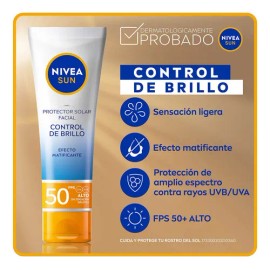 NIVEA SUN Protector Solar Facial Control De Brillo FPS50+ 50ml, con Efecto Matificante de Larga Duración, Bloqueador Solar Facial No Grasoso para todo tipo de piel
