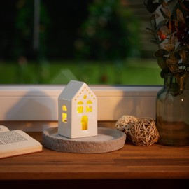 Relaxdays Ceramic Tea Light House, Light House for 1 Tea Light, H x W x D: 12 x 6.5 x 6 cm, Tea Light Holder House, White
