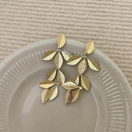 Gold Earrings for Women Leaf Dangling Earrings Gold Long Leaf Drop Earrings Dainty Plant Earrings Trendy Gold Jewelry Accessories for Women (Gold)
