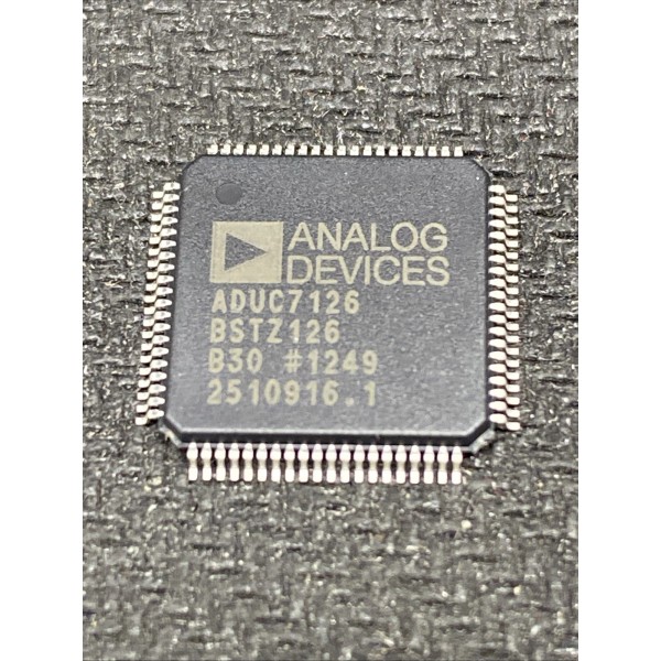 Analog Devices ADUC7126 Series ARM Microcontrolle