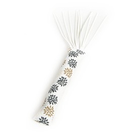 CanadianCat Company Cat Play Roll with Leather Strips Flower 5 g Valerian Sustainable and Handmade