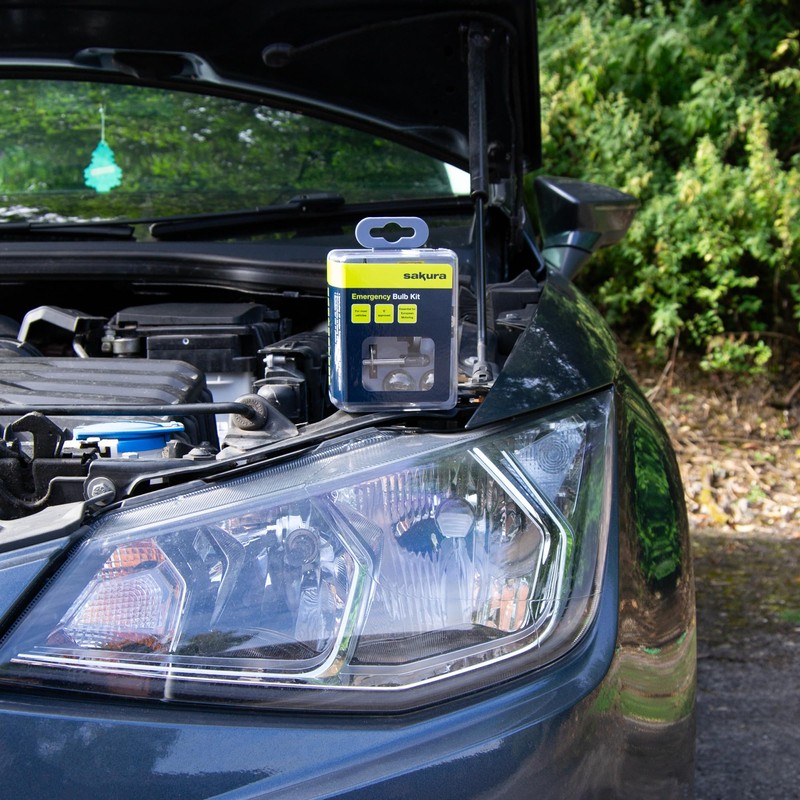 Sakura Emergency Bulb Kit - Fits Most Vehicles - 7