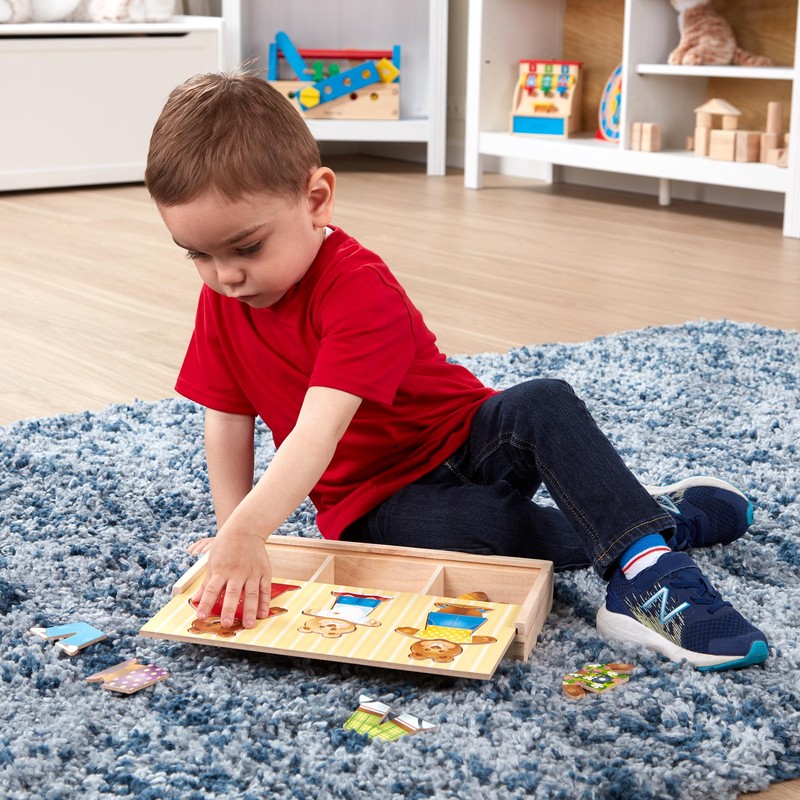 Melissa & Doug Wooden Bear Family Dress-Up Puzzle, 45 Pieces