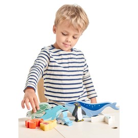 Tender Leaf Toys Coastal Creatures – 8 Wooden Ocean Animal Figurines with a Display Shelf - Classic Toy for Pretend Play – Develops Creative & Imaginative Skills – Learning Role Play – Ages 3+ Years