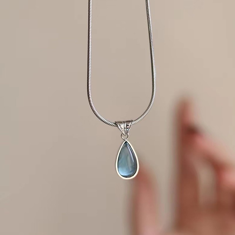 TseenYi Blue Teardrop Crystal Necklace Waterdrop Blue Pendant Necklace Boho