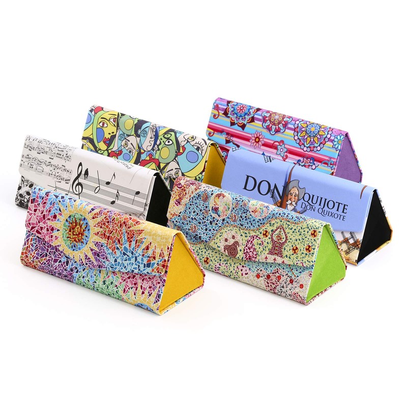 PracticDomus Triangular Folding Lightweight Glasses Case Magnetic Closure and Velvet