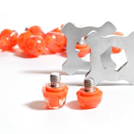 STUDIAMONDS Rubber studs for football boots, 12 x football studs, standard thread with 2 x stud wrenches (fluorescent orange)