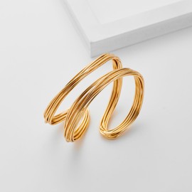 LILIE&WHITE Elegant Gold Wire Bangle – Hypoallergenic, Non-Fading, Stylish Twist Design, Gift for Women, Fashion-Forward Outfits