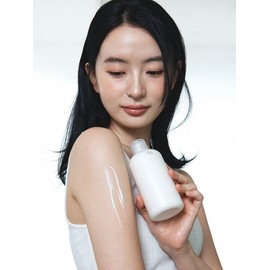 Emerald Musk Hand & Body Lotion 250ml / 에메랄드 머스크 핸드&바디 로션 250ml