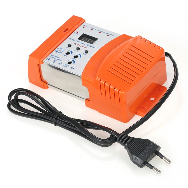 Compact RF Modulator Audio Video TV Converter RHF UHF Signal