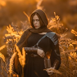 CoTeeZa Viking Renaissance Costume Set - 6 Pcs Vintage Classic Black Shoulder Armor Set Celtic Moon Silver Dragon Circlet Elf Crown Leather Belt Headband Cosplay Medieval Costume Men Set