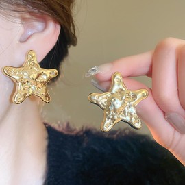 Wiwpar Dainty Chunky Gold Star Earrings Geometric Statement Lightweight Minimalist Simple Starfish Star Stud Earrings Wedding Bridal Accessory for Women Party Prom, middle, Acrylic, acrylic