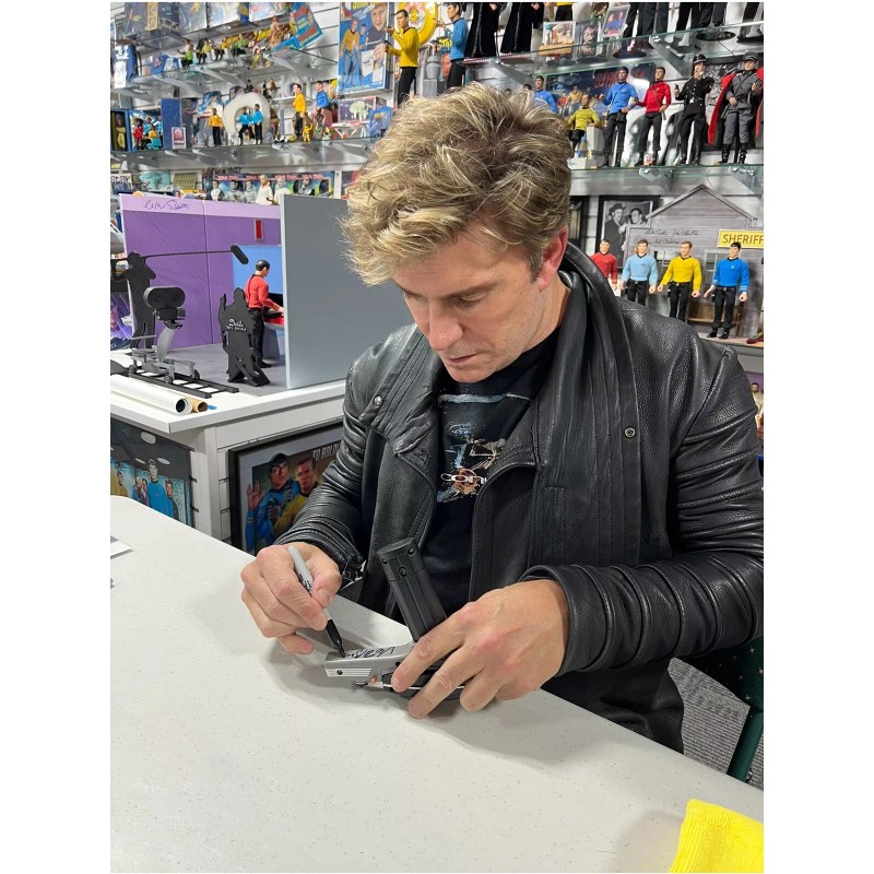 Star Trek Continues Phaser Vic Mignogna Captain Kirk Signed