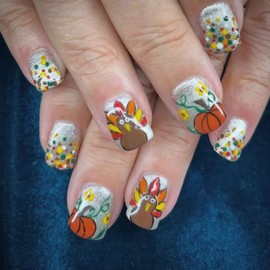 24pcs Fall Press on Nails Short Square Thanksgiving Day Fake Nails with Turkey Pumpkin Design Autumn False Nails Glitter Artificial Nails Full Cover Glue on Nails for Women Nail Decorations