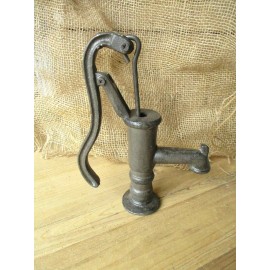 MIDWEST CRAFT HOUSE RUSTIC CAST IRON PUMP CISTERN WATER DECOR ONLY 8.5" TALL GARDEN FARM BATHROOM