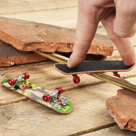 THE TWIDDLERS Mini Finger Skateboards - Children's Birthday Party Bags, Party Favours, Party Bag Filler, Give Aways for Boys (12)