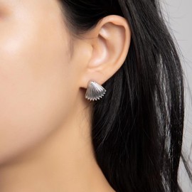 Inilbran Boho Shell Earrings Gold Shell Stud Earrings Vintage Shell Earrings Minimalist Shell Earrings Beach Shell Earrings Jewellery for Women and Girls, Zinc, No Gemstone