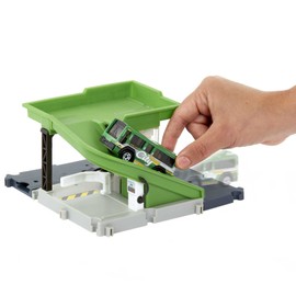 Matchbox Bus Station Track for Toy Cars includes 1 Vehicle, Gift for Kids +3 Years Old (Mattel HDL08)