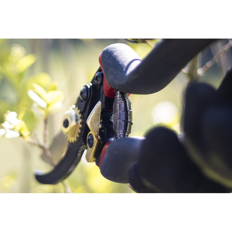 Meister Secateurs with Bypass Blade - Titanium Alloy & Non-Stick