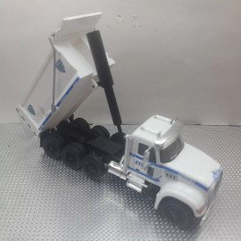 Greenlight 2019 Mack Granite NYPD New York City Police Dump Truck 1:64 Scale Diecast Model