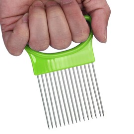 AKOAK 1 Pack Kitchen Gadget Slice Tomato Onion Vegetable Safety Fork Tender Meat Needle Vegetable Cutting Tool Creative Kitchen Utensils (Green)