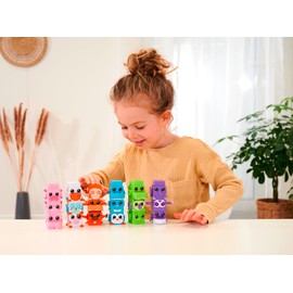 BLOXIES 4 Pack Blind Collectible - Stackable, collectable Mini Animal Friends, building blocks with moving feature, cute animal designs, fidget toy, 18 to collect, Multicolour, suitable for ages 3+