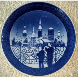1988 Royal Copenhagen Christmas Plate - Waiting for Christmas