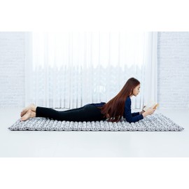 Leewadee - Kapok Roll Mat – Handcrafted Folding Sleep & Relaxation Mattress from Thailand, Ideal as Guest Bed, Camping Mat, Yoga Mat or Traditional Futon, 75 x 39 inches, Black White