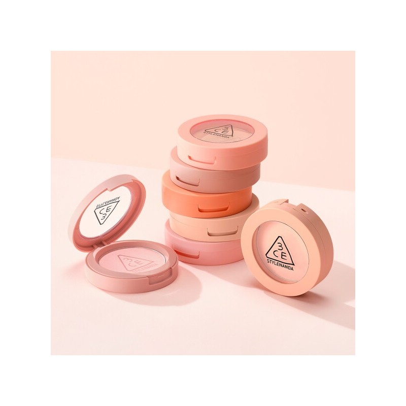3CE 3CE Face Blush (Increased) Glow Multi-Use Brush FOOLS IN