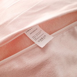 Hodeco Decorative Faux Fur Throw Pillow Covers 18x18 Inch Luxury Long Fur Mongolian Fluffy Soft Cushion Cover Plush Floor Pillow Case for Couch Bedroom Square Pillow Cover 45x45CM, Pink 2 Pack