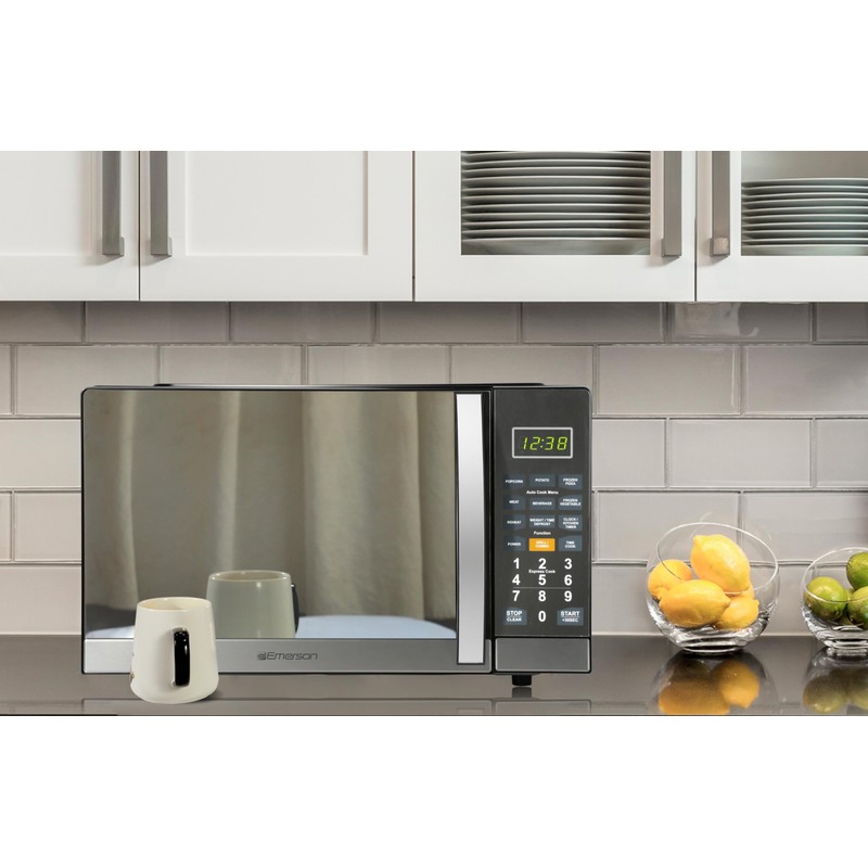 Emerson MWG1191SB 1.1 Cu. Ft. Microwave with Built-In Grill Function,