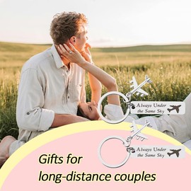 Long Relationship Distance Gifts for Boyfriend Girlfriend Couple Valentines Day Gifts for Him Her Partner Long Distance Keychains for Couples Husband Wife Always Under The Same Sky Gift Keychain 2 Pcs