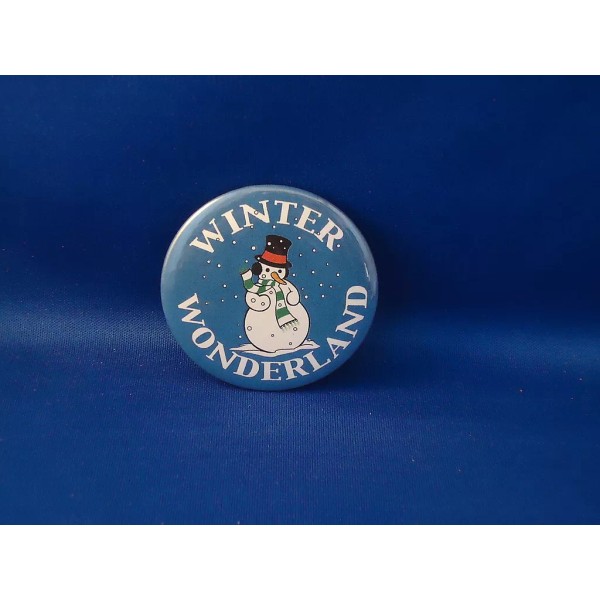 "WINTER WONDERLAND" Lot of 3 BUTTONS Christmas pins pinbacks 2