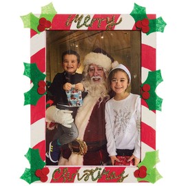 Baker Ross FX235 Holly and Berry Felt Stickers - Pack of 150, Christmas Stickers for Children, Stickers for Scrapbooking and Decorating, Green and Red