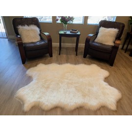 LAMBZY Faux Sheepskin Super Soft Hypoallergenic Silky Shag Rug for Living Room, Kids Room, Sofa (Quarto 4 Pelts 4'x6', White)