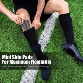 2 Pairs Mini Shin Pads Football, Ultra-lightweight Small Shin Guards Soccer Football, Small Shin Pads Thickened Cushion, Leg Shinguards for Kids Teenager Adult, Fiber Texture (Fiber Texture, XS)