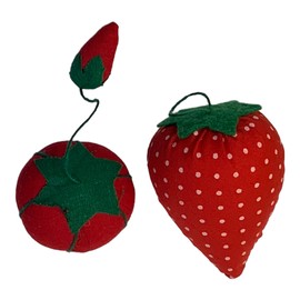 2Pcs Sewing Pincushion Needle Cushions Needle Pin Holder Strawberry Pincushion and Tomato Pincushion Needle Storage Pin Patchwork Holder Needlework Sewing Art Craft DIY Sewing Cushions