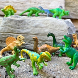 Safari Ltd. Sue & Friends Dinosaurs TOOB - T-rex, Iguanodon, Triceratops, Ankylosaurus, Stegosaurus, Spinosaurus, Apatosaurus - Educational Toy Figures For Boys, Girls & Kids Ages 3+